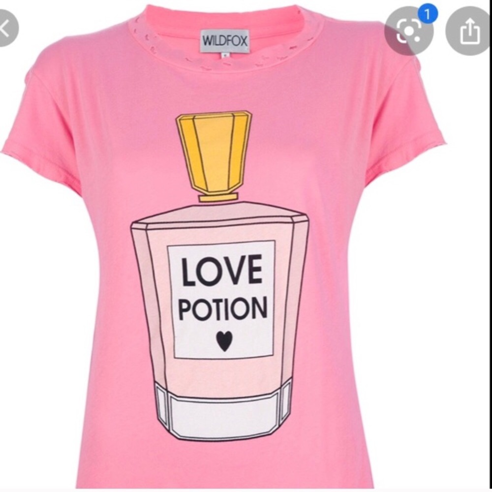NWT Wildfox Love Potion size medium pink t-shirt
